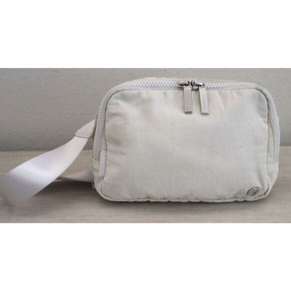 Lululemon LU9BG8S Women's One Size Beige Everywhere Belt Bag (92) - Picture 1 of 6